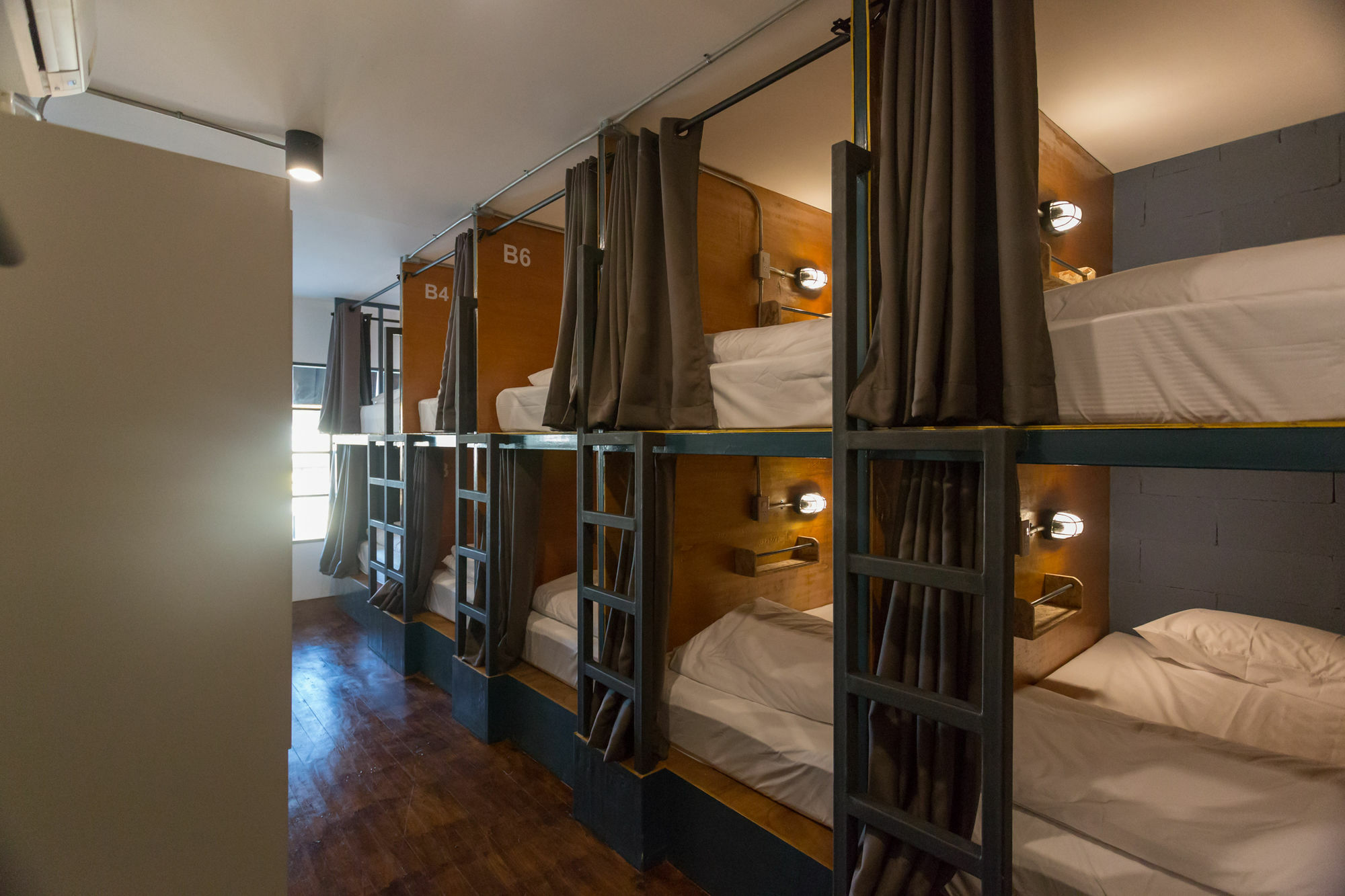 Funwahn Hostel And Cafe Csiangmaj Kültér fotó